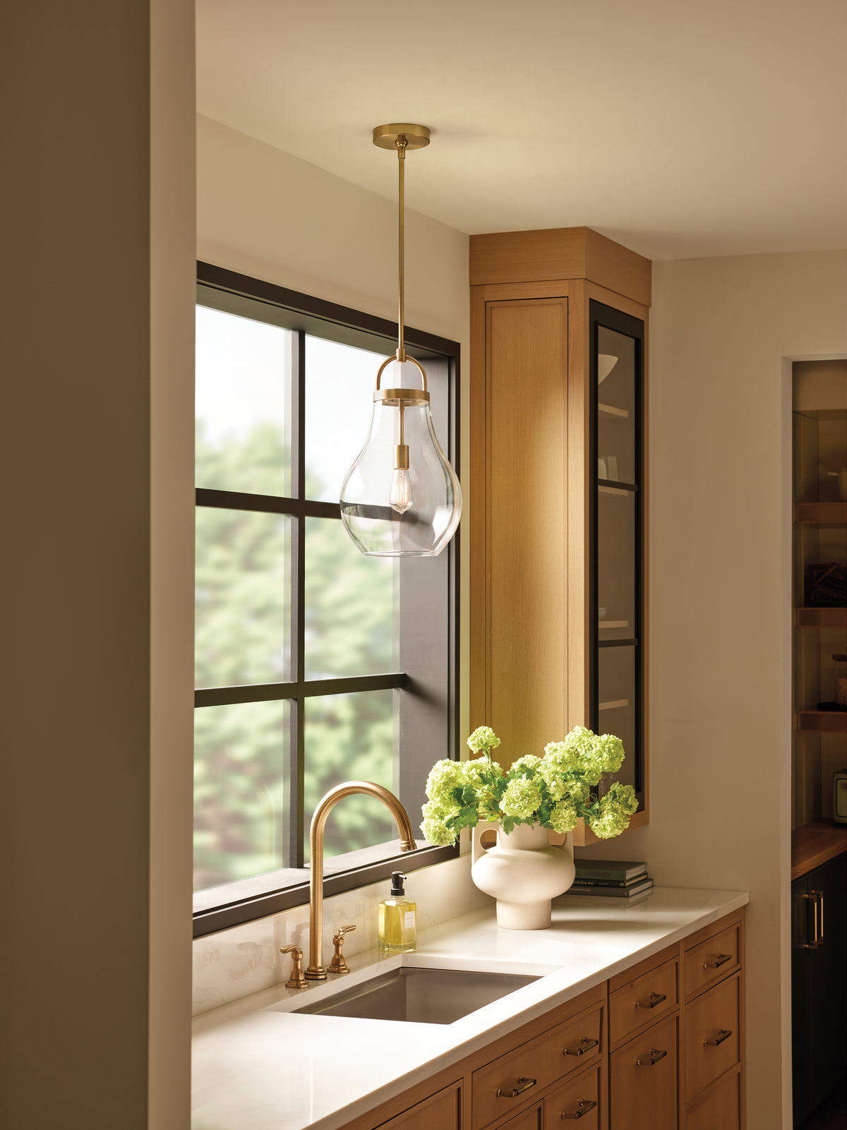 Kitchen & Dining